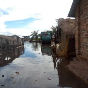 Plusieurs maisons et une maternité emportées par de fortes pluies à Mosamba, dans le Kwango